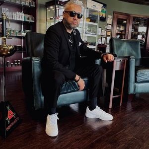 Meet your Posher, Manny